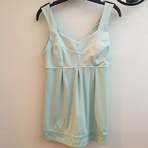 Lululemon shirt size 6